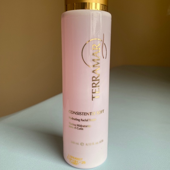 Terramar CONSISTENTLY SOFT Hydrating Facial Toner - Picture 1 of 3